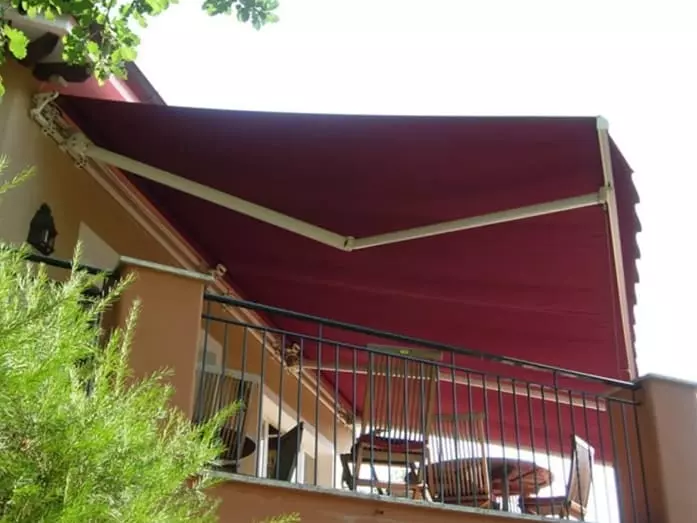Tolmet toldo brazo invisible para balcón