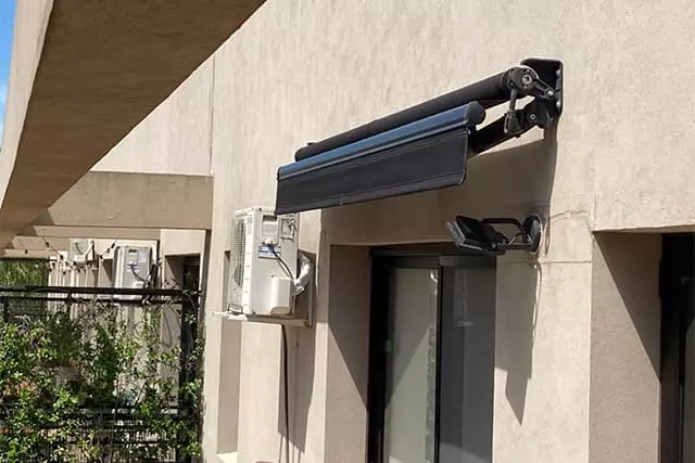 Tolmet toldo brazo invisible cerrado