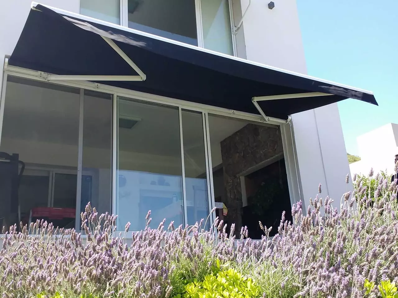 Tolmet toldo brazo invisible para ventanal